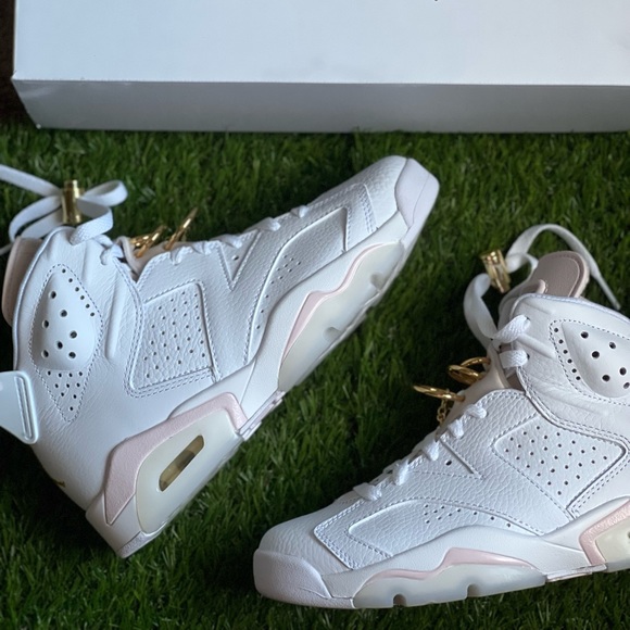 Jordan 6 Gold Hoops - Picture 1 of 4